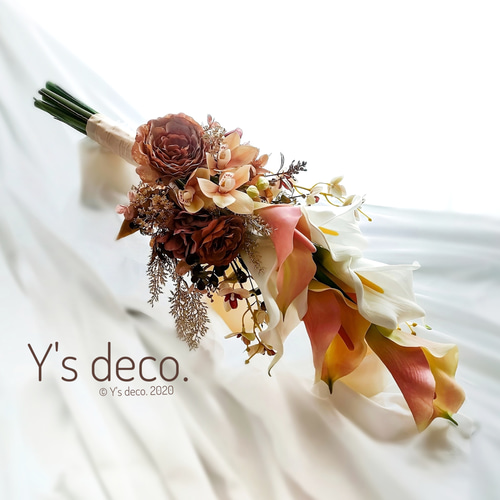 生花に見える】くすみカラー ゴールド ウェディングブーケ 胡蝶蘭  
