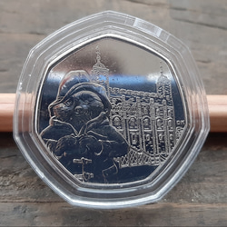 イギリスのパディントン50ペンス硬貨、4種コンプリート版です。 『くまのパディントン』はマイケル・ボンドの児童文学 4枚目の画像