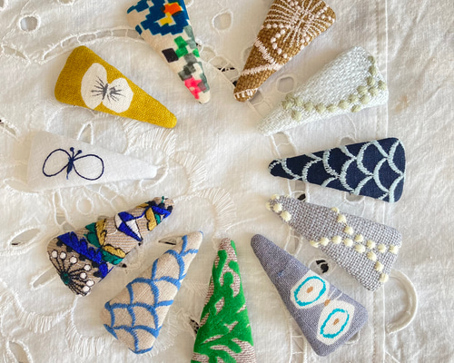 ミナペルホネン使用❤️ さんかくパッチンピン♪ パッチンブローチ