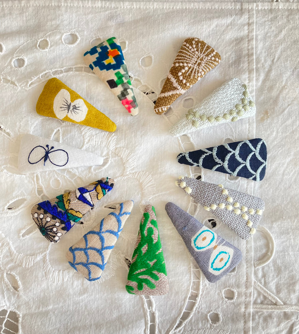 ミナペルホネン使用❤️ さんかくパッチンピン♪ パッチンブローチ