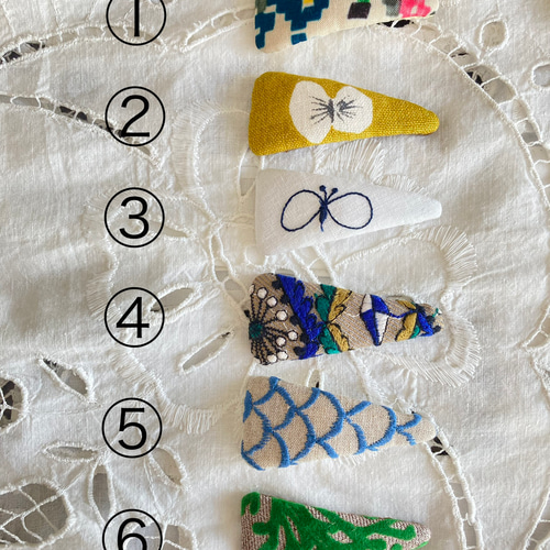 専用 ミナペルホネン ブローチ パッチンピン アクセサリー ハンドメイド ミナペルホネン使用❤️ さんかくパッチンピン♪ パッチンブローチ