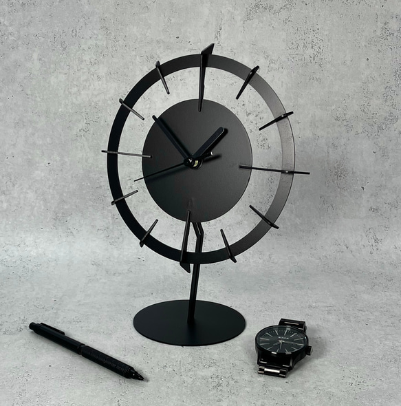 「鉄」の置き時計　重厚感　アイアンインテリア　秒針静音　シンプル　置時計　卓上時計　 4枚目の画像