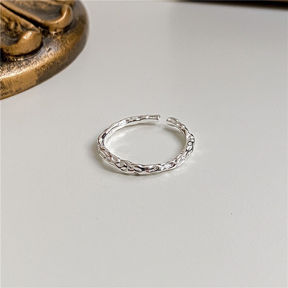 指輪　シルバー925  木目　リング　金属アレルギー対応　指輪　重ねつけ　フリーサイズ　大きさ調整可能 3枚目の画像