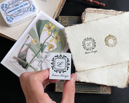 名入れ】アンティークフレームイニシャルスタンプ（W30xH40㎜） はんこ