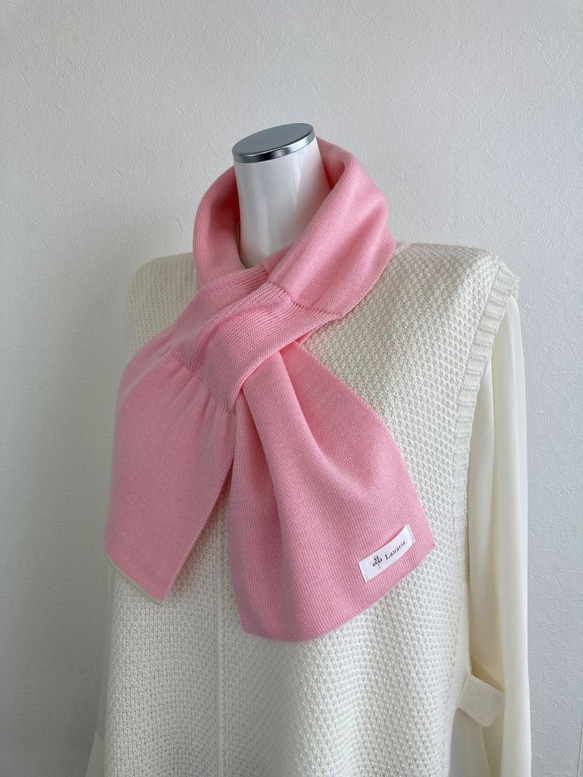 【ソフトで優しい肌触り】リボンみたいなコンパクトミニマフラー　【ピンク×オフホワイト】 2枚目の画像