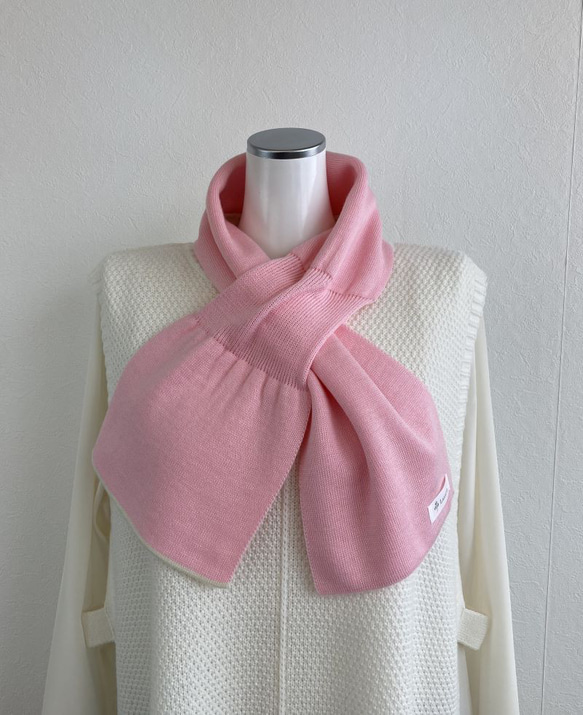 【ソフトで優しい肌触り】リボンみたいなコンパクトミニマフラー　【ピンク×オフホワイト】 3枚目の画像