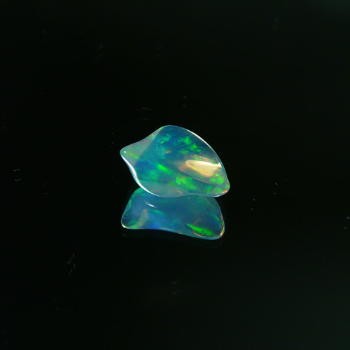 天然石　置き物　ウォーターオパール原石 楽天市場】天然石 ウォーターオパール0．85ct原石 : Gems 楽天