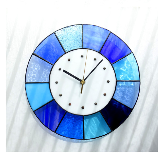 28㎝φ・ステンドグラスの時計（掛時計・置時計）パラソル＊ブルー系【新作2024】 3枚目の画像