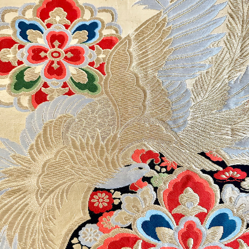 帯のタペストリー 金色の鳳凰と菊花 着物リメイク インテリア