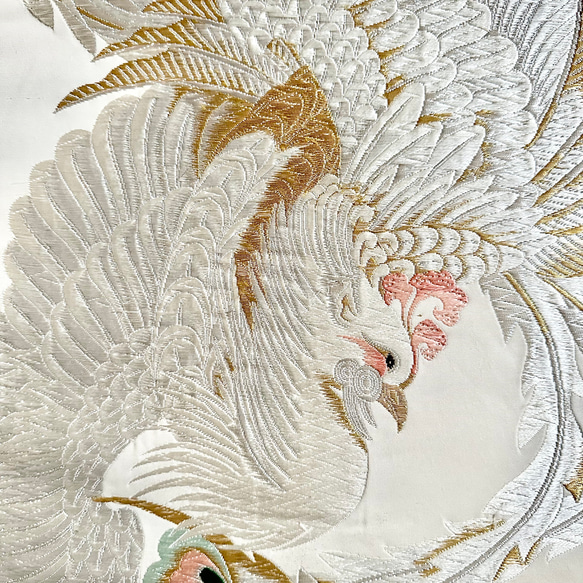 帯のタペストリー　白金に舞う鳳凰　着物リメイク インテリア　掛け軸 　正月飾り　ギフト　古民家　壁飾り　日本のお土産 4枚目の画像