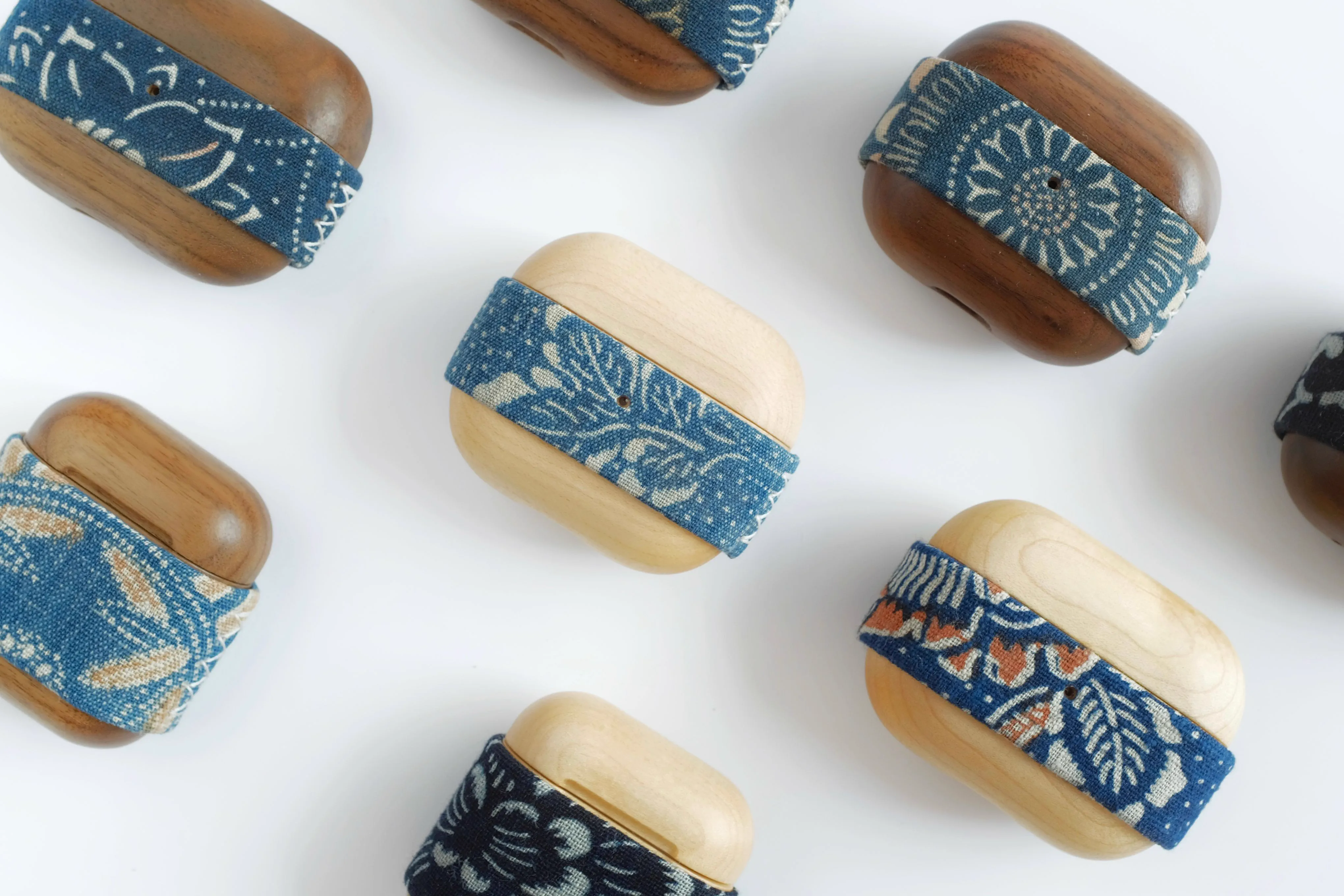 AirPods ケース エアーポッズプロケース カバー 古代の染め方 高級贅沢古い綿 天然 木イタリア 藍染め 草木染め