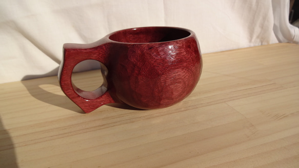 紫心勳章雕刻咖啡杯。 第5張的照片