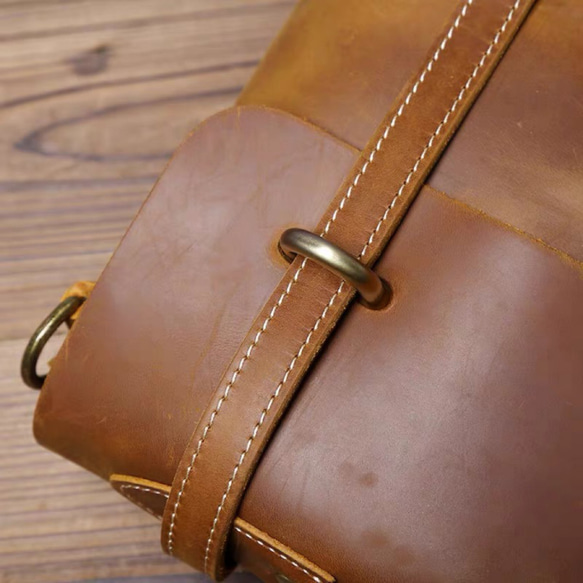 A4サイズ メッセンジャーバッグ ショルダーバッグ 本革 斜めがけ 大容量 多収納ポケット 通勤通学 ビジネス メンズ 11枚目の画像