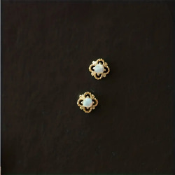 【MSP189】ちっちゃなフラワーオパールのピアス／アレルギー対応／つけっぱなし　イヤリング／ノンホールOK 3枚目の画像