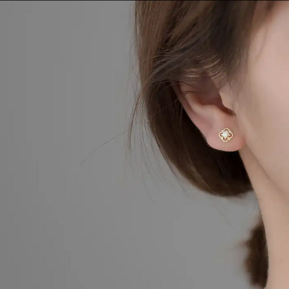 【MSP189】ちっちゃなフラワーオパールのピアス／アレルギー対応／つけっぱなし　イヤリング／ノンホールOK 6枚目の画像