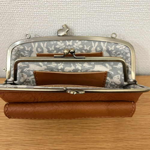 うさこ　 親子がま口財布（12cm） うさぎ口金の、外ポッケがついた本革ぺたんこ親子がまぐち長財布
