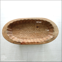 無垢材 大型トレイ71cm 入れ物 飾り台 フルーツトレイ ちょうなはつり 什器 小物入れ モンキーポッド 8枚目の画像