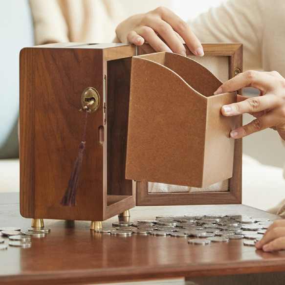 木の貯金箱 コインケース 木製箱 木工彫刻 小銭入れ 子どもの日 大容量 鍵あり 入学祝い 記念日 