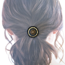 ブラック×ゴールド　ヴィンテージボタンのポニーフック　レトロボタンポニーフック　ヘアカフス　 10枚目の画像