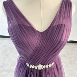 成熟紫色派對禮服V領拳頭式包扣開衩演唱會蓬鬆優雅 第6張的照片