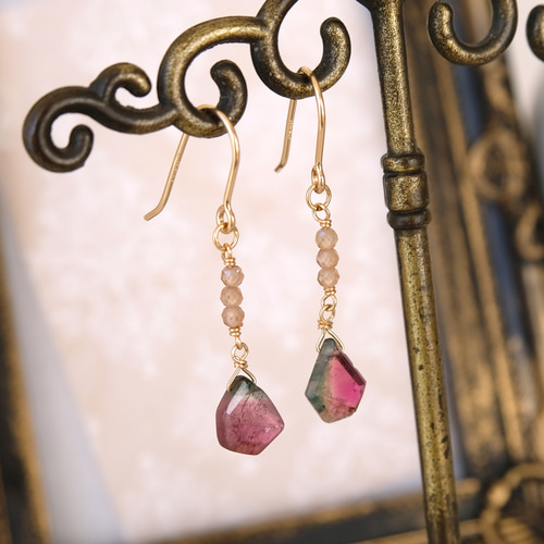 ☆SALE】宝石質ウォーターメロントルマリンと天然ジルコンのピアス 
