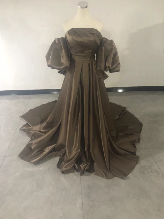 送料無料！人気上昇！茶色　ベアトップ カラードレス  ふっくら柔らかなバックリボン華やかなトレーン/結婚式/披露宴