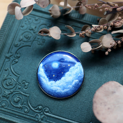 夢見る雲の月夜】七宝焼で出来た風景シリーズ / ブローチ・ペンダント