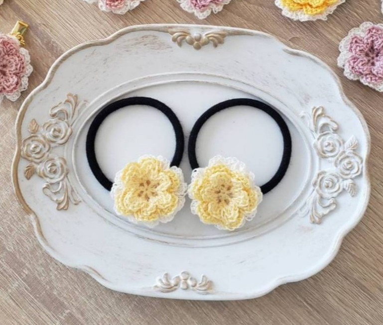 驚きの価格が実現！ グリーンモチーフのお花のアレンジ花器ち付き ヘアゴム　× 2個組み！カメリア ヘアアクセサリー