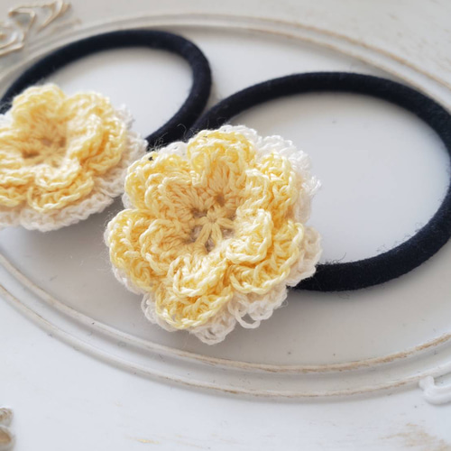 お花のヘアゴム2個セット※立体モチーフS※淡イエロー ヘアゴム