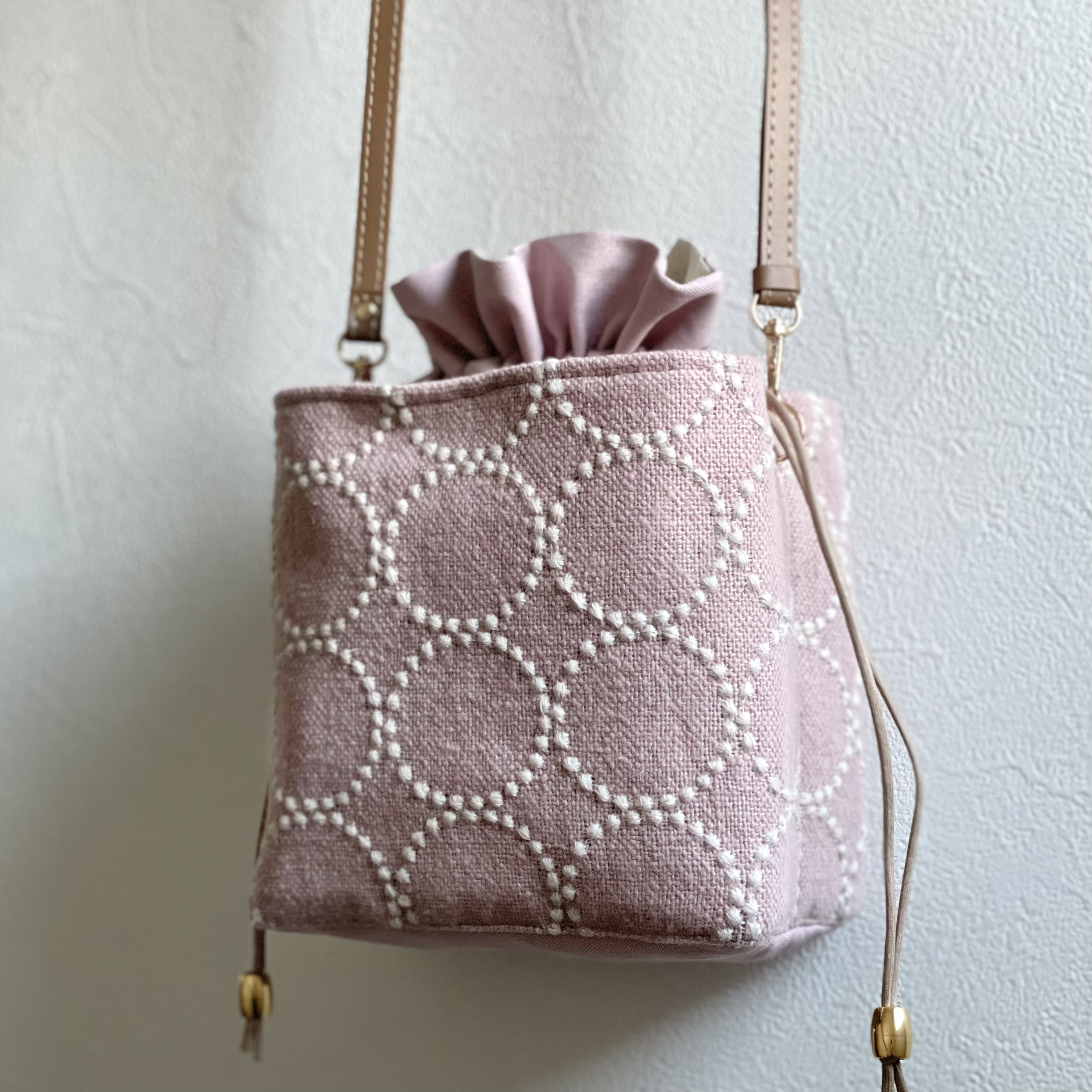 ⚮̈ミナペルホネン　tambourine pink ネリオバッグ　あおり巾着バッグ 8,979円