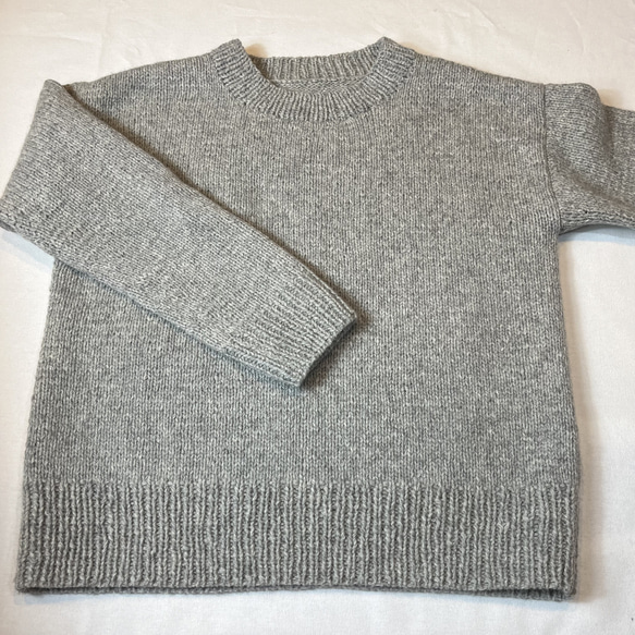 [在庫材料整理作品セール作品 送料無料］グレーの手編みシンプルセーター 6枚目の画像