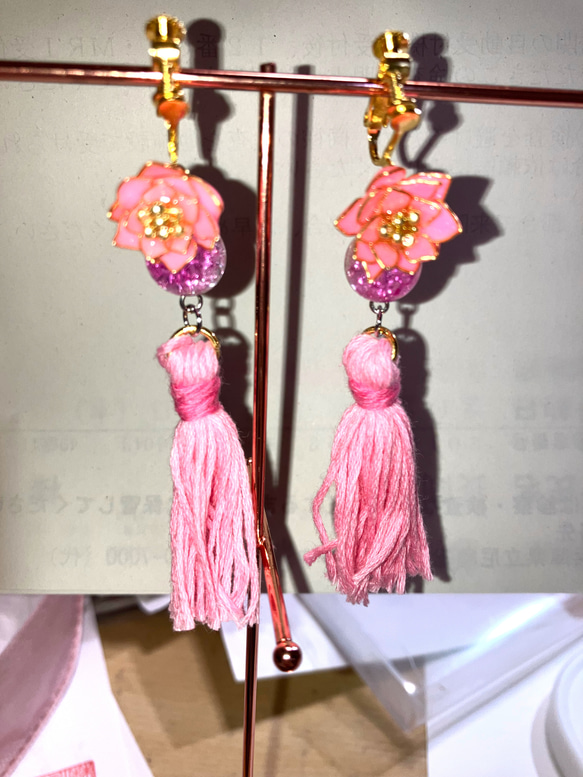 蓮の花ピンク♡イヤリング 1枚目の画像