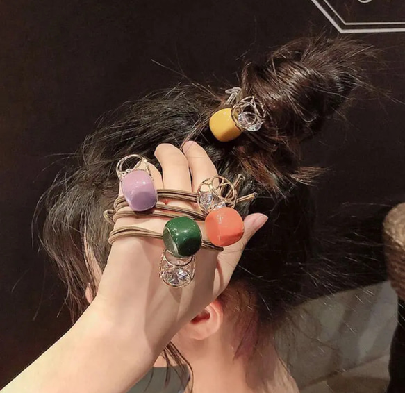 四角 スクエア モチーフ くすみカラー ヘアゴム 髪ゴム レディース 女性 ヘアアクセサリー 6枚目の画像