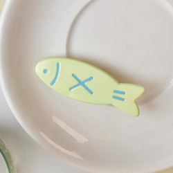 カラフル 魚 デザイン ヘアクリップ  前髪用　クリップ　韓国雑貨　かわいい 2枚目の画像