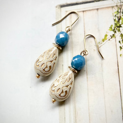 チェコビーズとトロップのピアスG 1枚目の画像