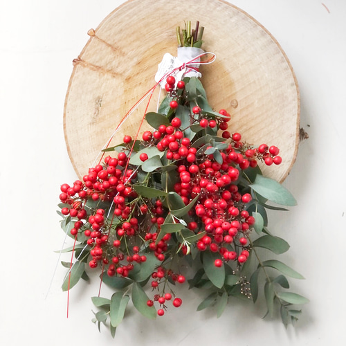 2024お正月飾り たっぷりの南天の実とユーカリのシンプルお飾り しめ縄