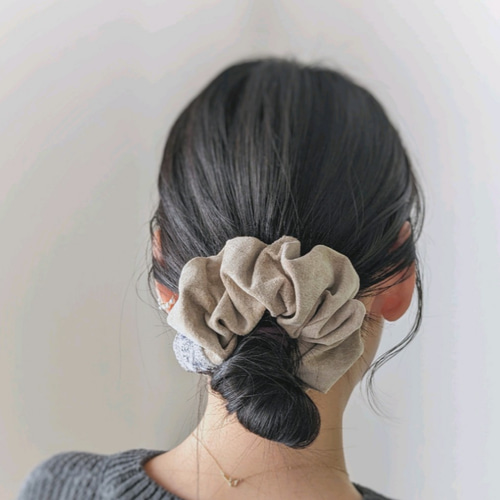 本革♡スエード 大人のためのシュシュ インド刺繍リボン〜ブルー