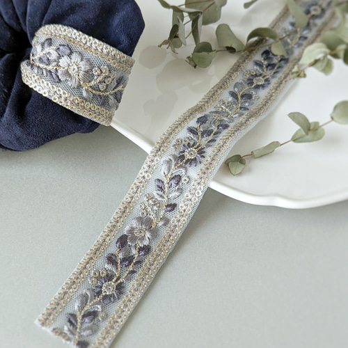 本革♡スエード 大人のためのシュシュ インド刺繍リボン〜ブルー