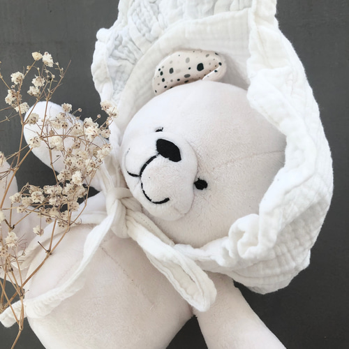 新品タグ付き ★ BABY シュガーブーケ  オフ白×エンジ  ボンネット 新品タグ付き ☆ BABY シュガーブーケ オフ白×エンジ ボンネット