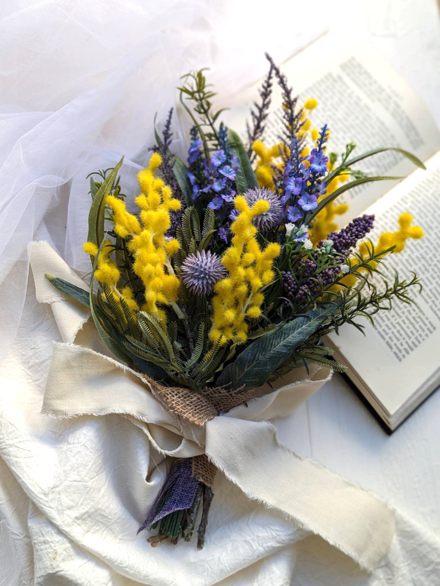 みんな大好き！ずっときれい！ミモザとユーカリ　ラベンダーのナチュラルスワッグ　アーティフィシャルフラワー