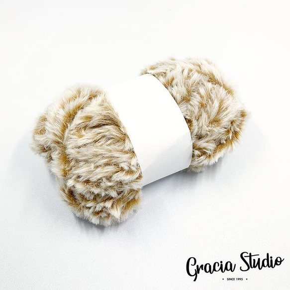 ふわふわファーヤーン　50g　約30m　14キャメルミックス1 1枚目の画像