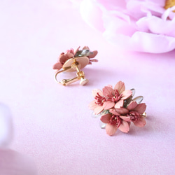 桜* 革花スタッドピアス･イヤリング/ピンク/春レザーアクセサリー*卒業式入学式･ハレの日･プレゼント･ギフト/2024 7枚目の画像