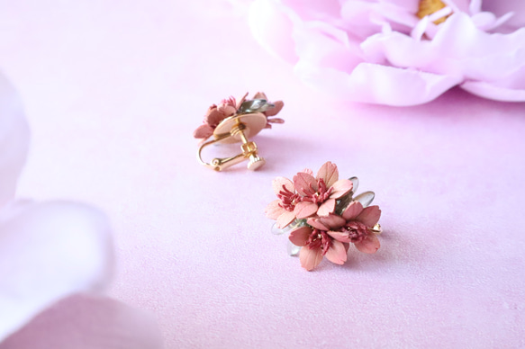 桜* 革花スタッドピアス･イヤリング/ピンク/春レザーアクセサリー*卒業式入学式･ハレの日･プレゼント･ギフト/2024 7枚目の画像