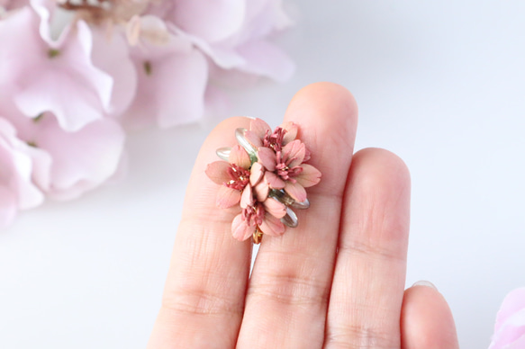 桜* 革花スタッドピアス･イヤリング/ピンク/春レザーアクセサリー*卒業式入学式･ハレの日･プレゼント･ギフト/2024 9枚目の画像