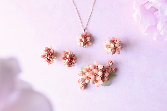 桜* 革花スタッドピアス･イヤリング/ピンク/春レザーアクセサリー*卒業式入学式･ハレの日･プレゼント･ギフト/2024 11枚目の画像