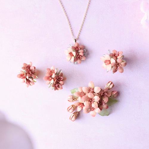 期間限定】桜* 革花ブローチ/春レザーアクセサリー*卒業式入学式