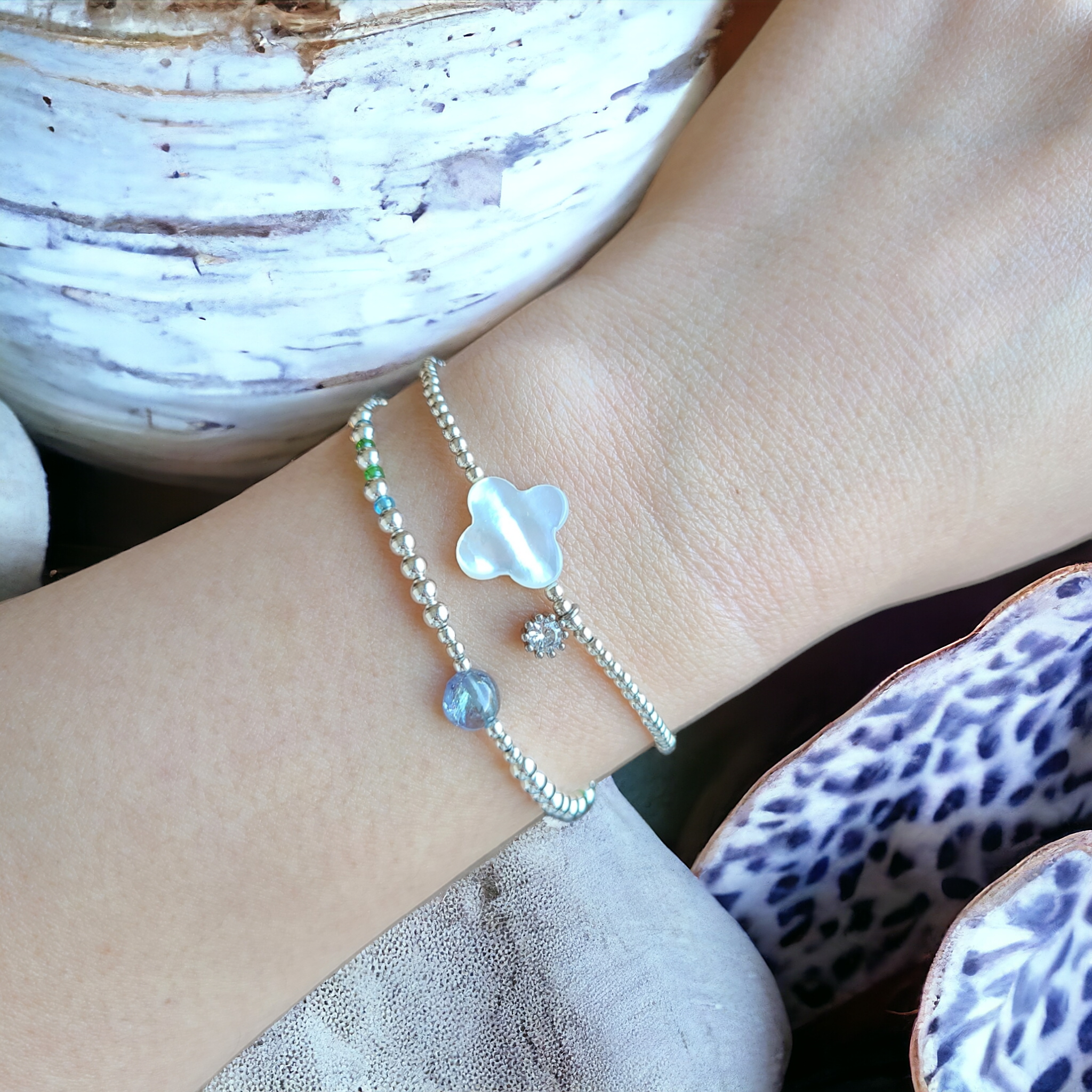 【silver925】 バイカラータンザナイト × ゴムブレスレット｜透明感と神秘をまとう