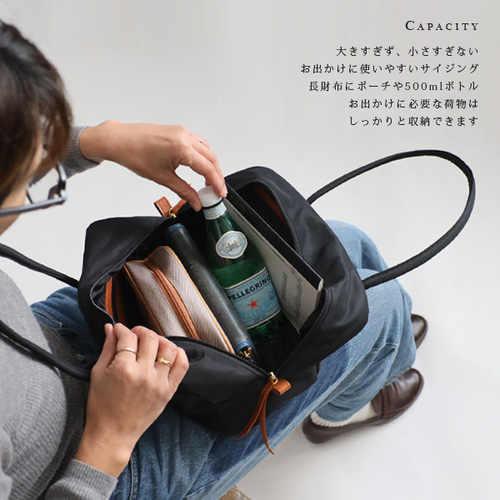 送料無料）最終SALE 軽量クッション入ナイロン Mサイズ 四角