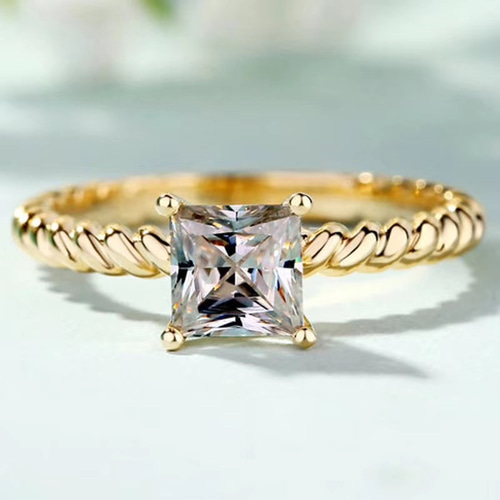 newデザイン】プリンセスカット モアサナイト ダイヤモンド リング k18  