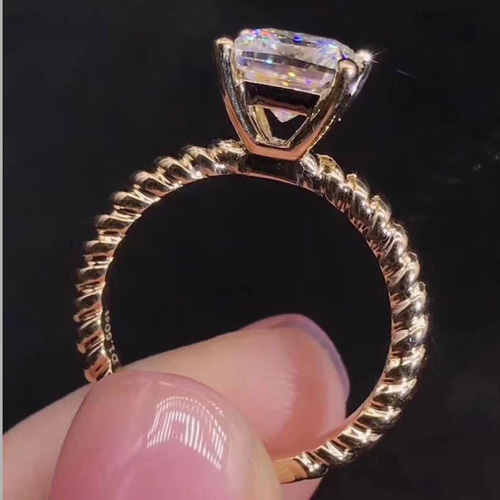 newデザイン】プリンセスカット モアサナイト ダイヤモンド リング k18  